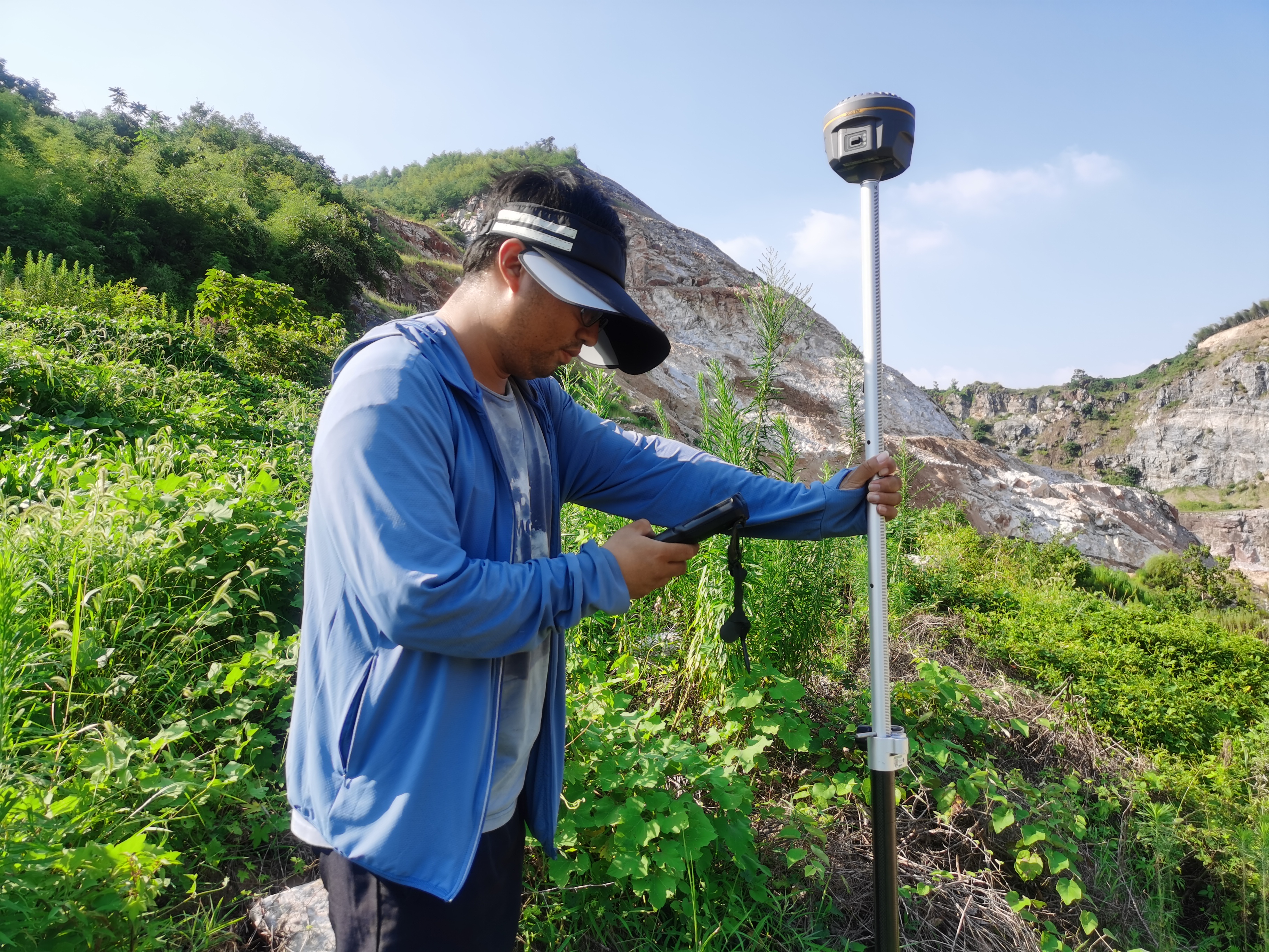 4、溧阳 遗留矿山测量点放样 石俊2.jpg 4、溧阳 遗留矿山测量点放样 石俊2.jpg